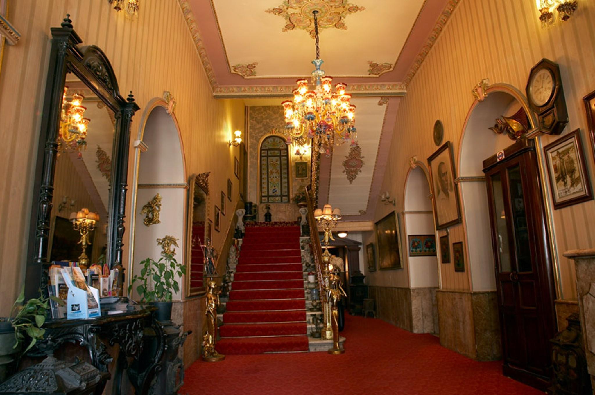 Grand Hotel De Londres Istanbul Exterior photo